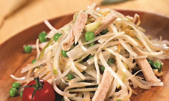 Салат из редьки с курицей