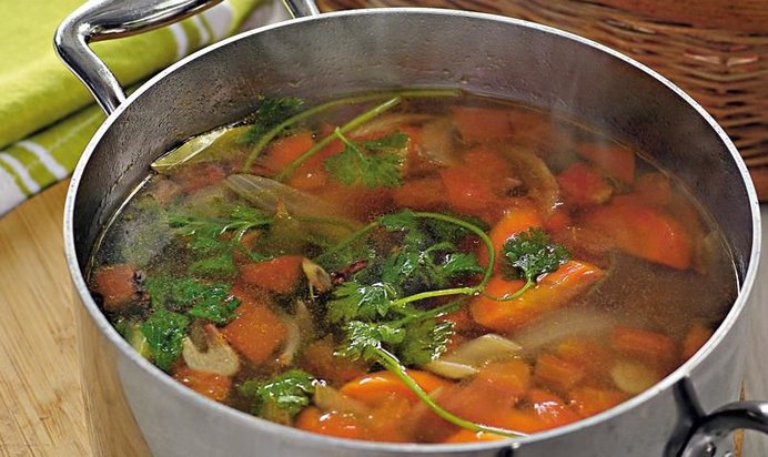 Пряный овощной бульон