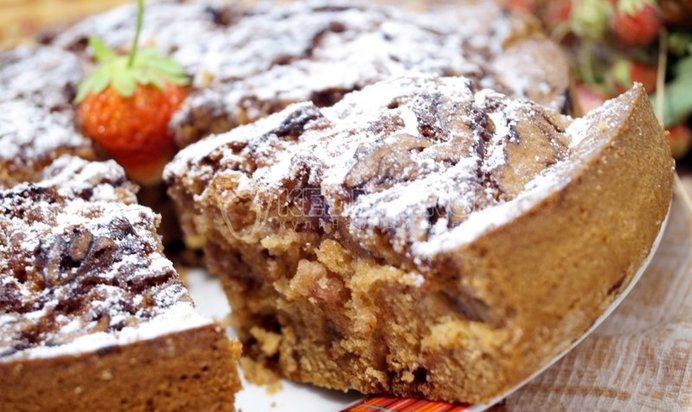 Кекс с клубничным вареньем