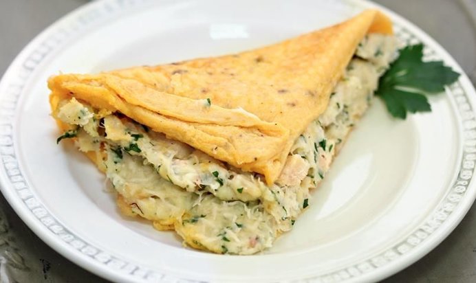 Нежный омлет с копченой рыбой