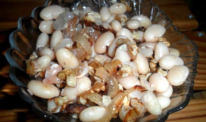 Салат с фасоли