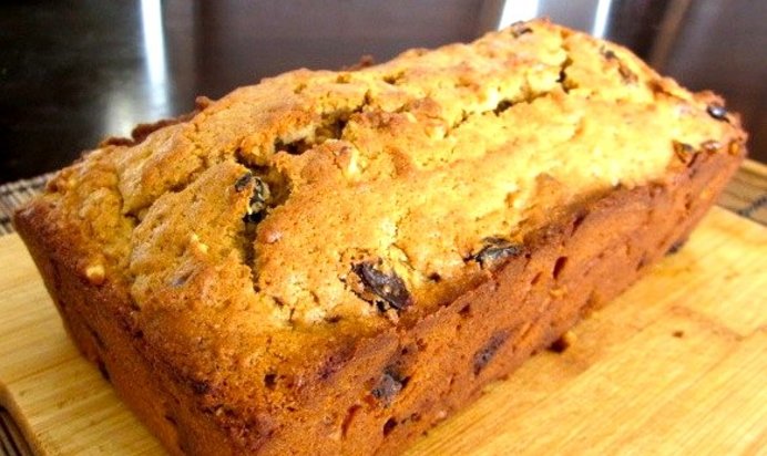 Кекс с изюмом и грецкими орехами