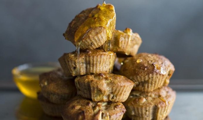 Яблочные маффины на меду и простокваше