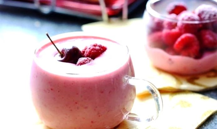 Кефир с вареньем