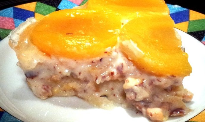 Персиковый торт с миндалем