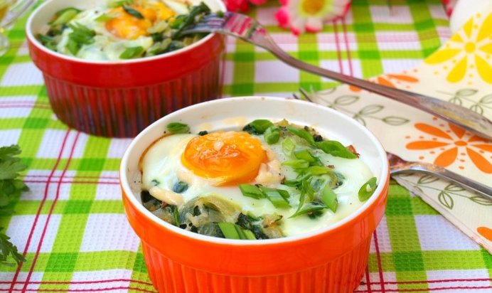 Рисовая запеканка со шпинатом и яйцом