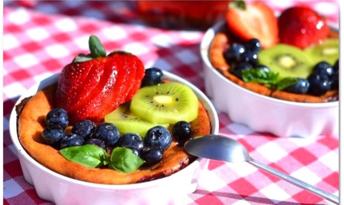 Творожная запеканка с ягодами