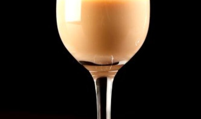 Сливочный коктейль «Белый русский»