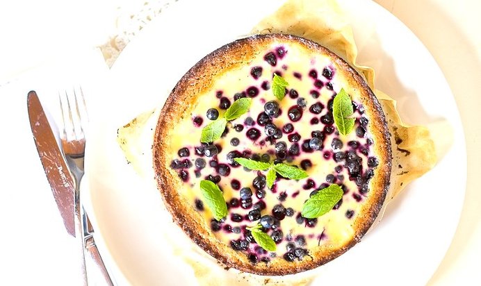 Черничный торт со сметаной