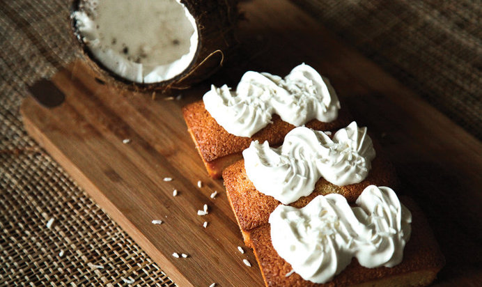 Манные кексы с кокосовой стружкой