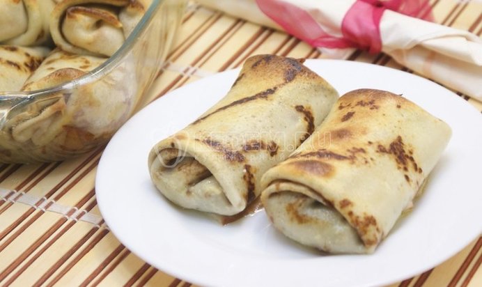 Блины с творогом и изюмом