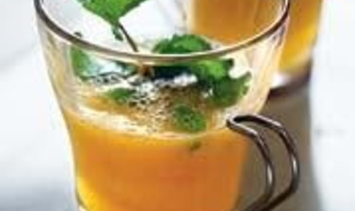 Кокосовый пунш с имбирем и персиком