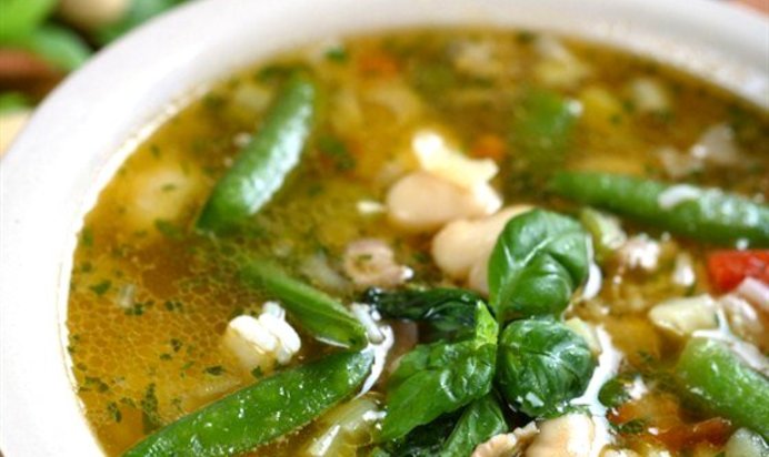 Бульон с кореньями и рисом