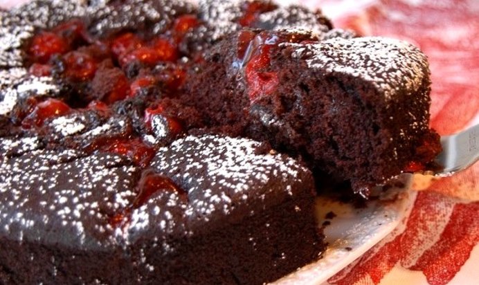 Торт с вишней в мультиварке