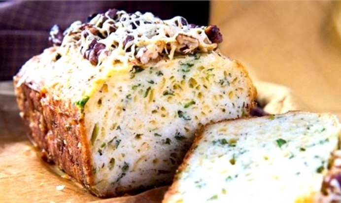 Кекс с сыром и зеленью