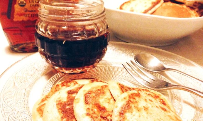 Банановые мини-блинчики с корицей (без яиц)