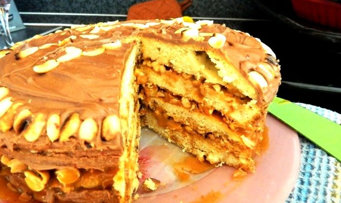 Торт Сникерс