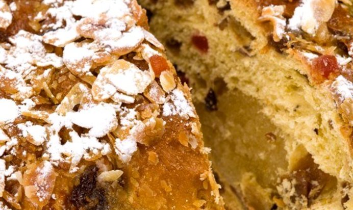 Миндальный торт из слоеного теста