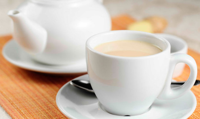 Молоко с медом и пряностями