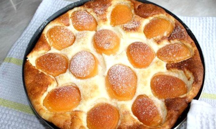 Манная запеканка с орехами и абрикосами