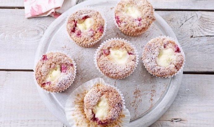 Маффины с клюквой и сыром Филадельфия