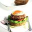 Гамбургер с соусом тартар