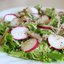 Летний салат с курицей и редисом