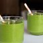 Зеленый смузи с яблоком, авокадо и шпинатом