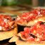 Кростини с помидорами