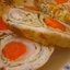 Руляда из курицы с блинами и морковью
