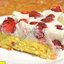 Легкий клубничный бисквитный торт-мороженое