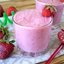 Клубничный коктейль в блендере