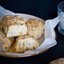 Scones (а по-нашему булочки) c сыром и луком.