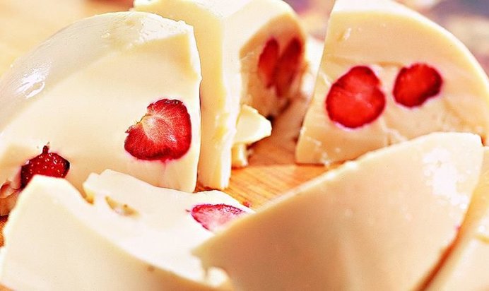 Молочный кисель с клубникой