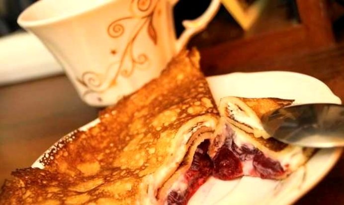 Блинчики с творогом и вишней