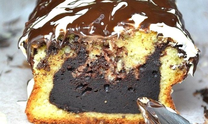 Ванильный кекс с влажной шоколадной начинкой