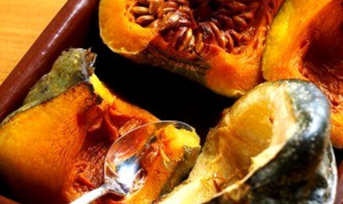 Запеченная тыква акорн с кленовым сиропом