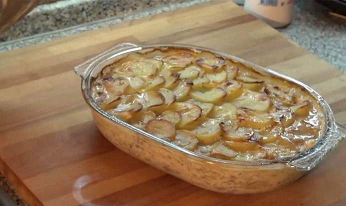 Запеканка картофельная под сливочным соусом