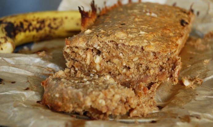 Банановый кекс с миндалем