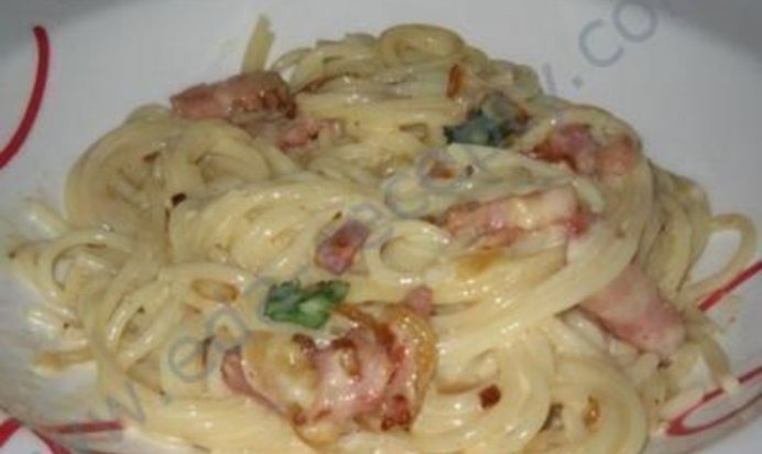 Домашняя паста карбонара с ветчиной