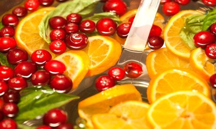 Безалкогольный апельсиново-клюквенный пунш