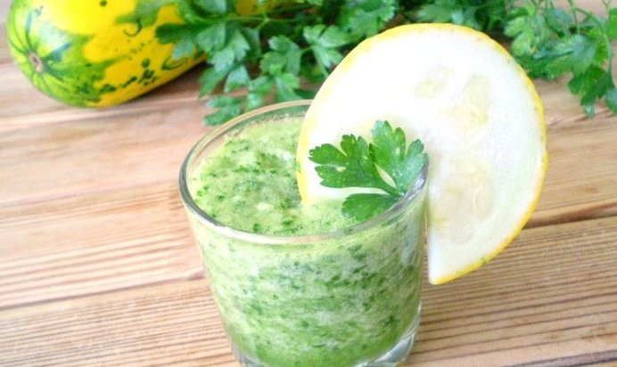 Зеленый коктейль с кабачком