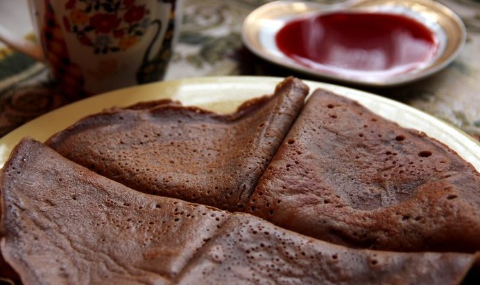 Шоколадные блины на йогурте