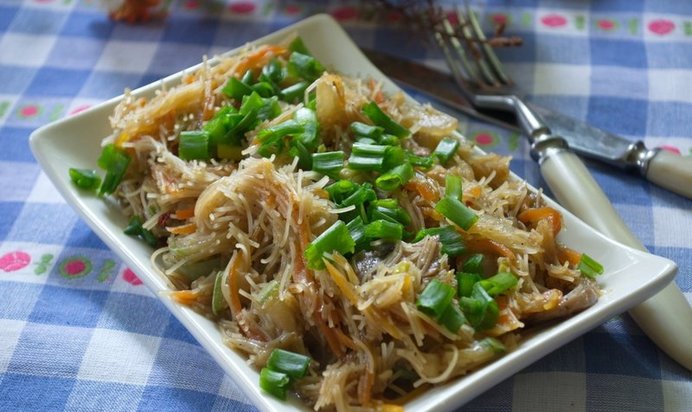 Рисовая лапша с овощами