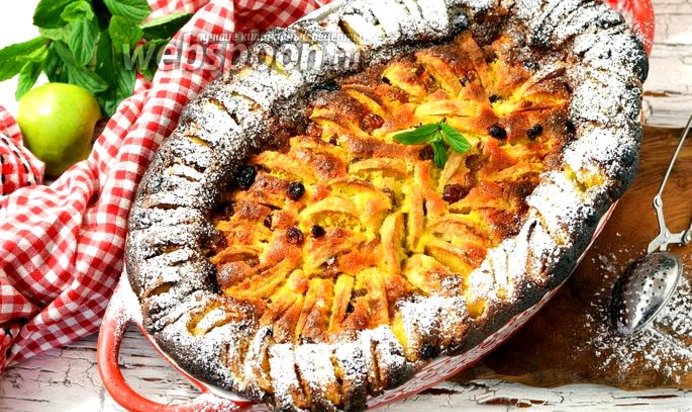 Творожная шарлотка с яблоками