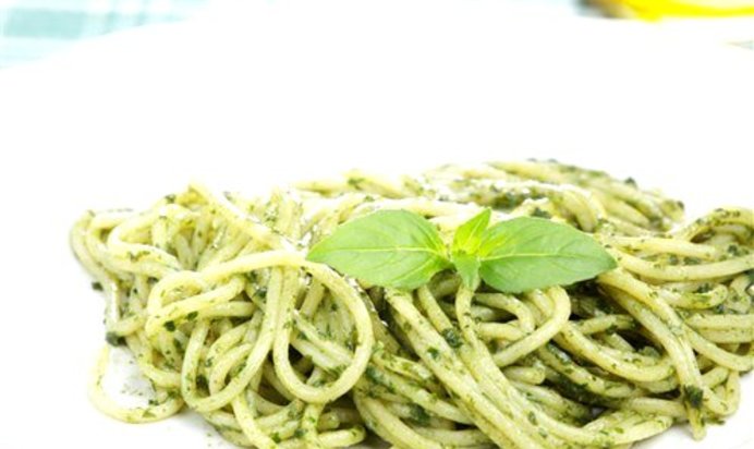 Спагетти с песто из черемши