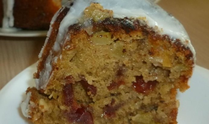 Фруктовый кекс с сушеной клюквой и орехами