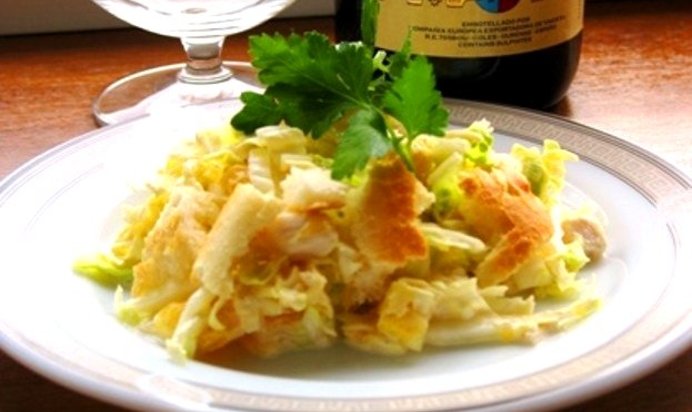 Салат из китайской капусты с курицей и апельсинами