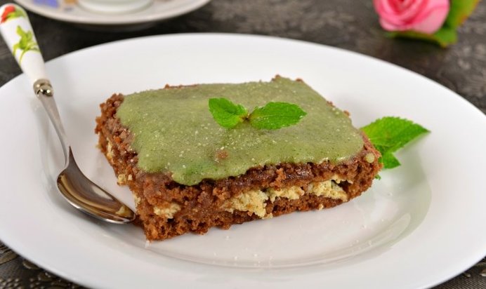 Пирожное Брауни с мятой и творожной прослойкой