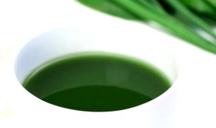 Бодрящий напиток из шпината